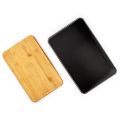 Stigby 2-in-1 Brotkasten Mit Schneidebrett Metallblech Bambus 9 Stigby 2-in-1 Brotkasten Mit Schneidebrett Metallblech Bambus -Küchenzubehör Verkaufsgeschäft 10038084 yy 0003 logo